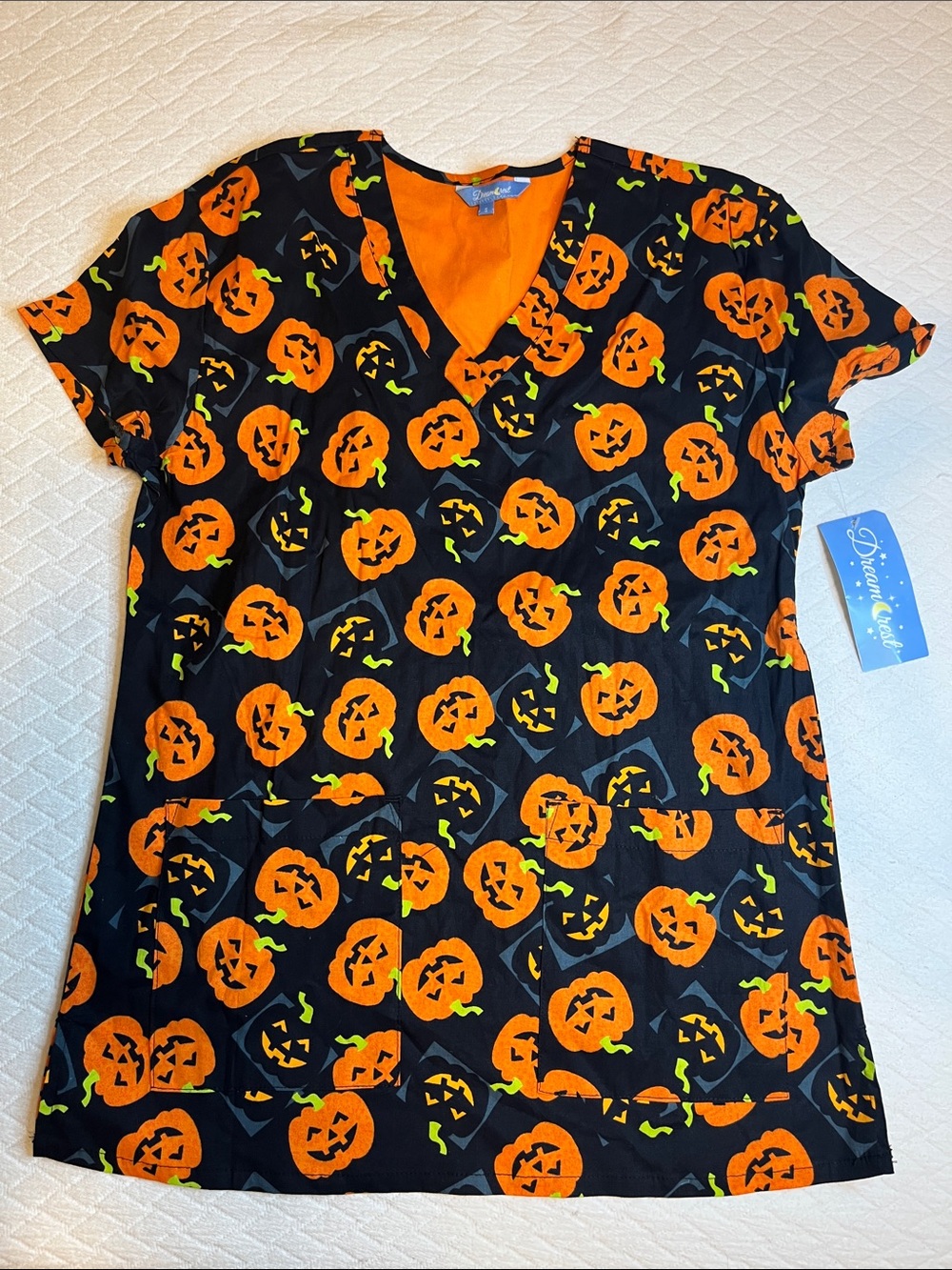 NWT DreamCrest jack o’lantern Pumpkin V-Neck Halloween Scrubs shirt S